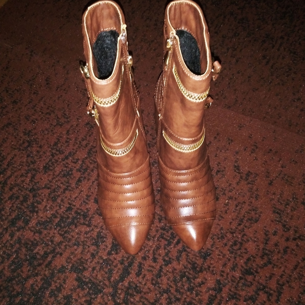 Women Brown boots